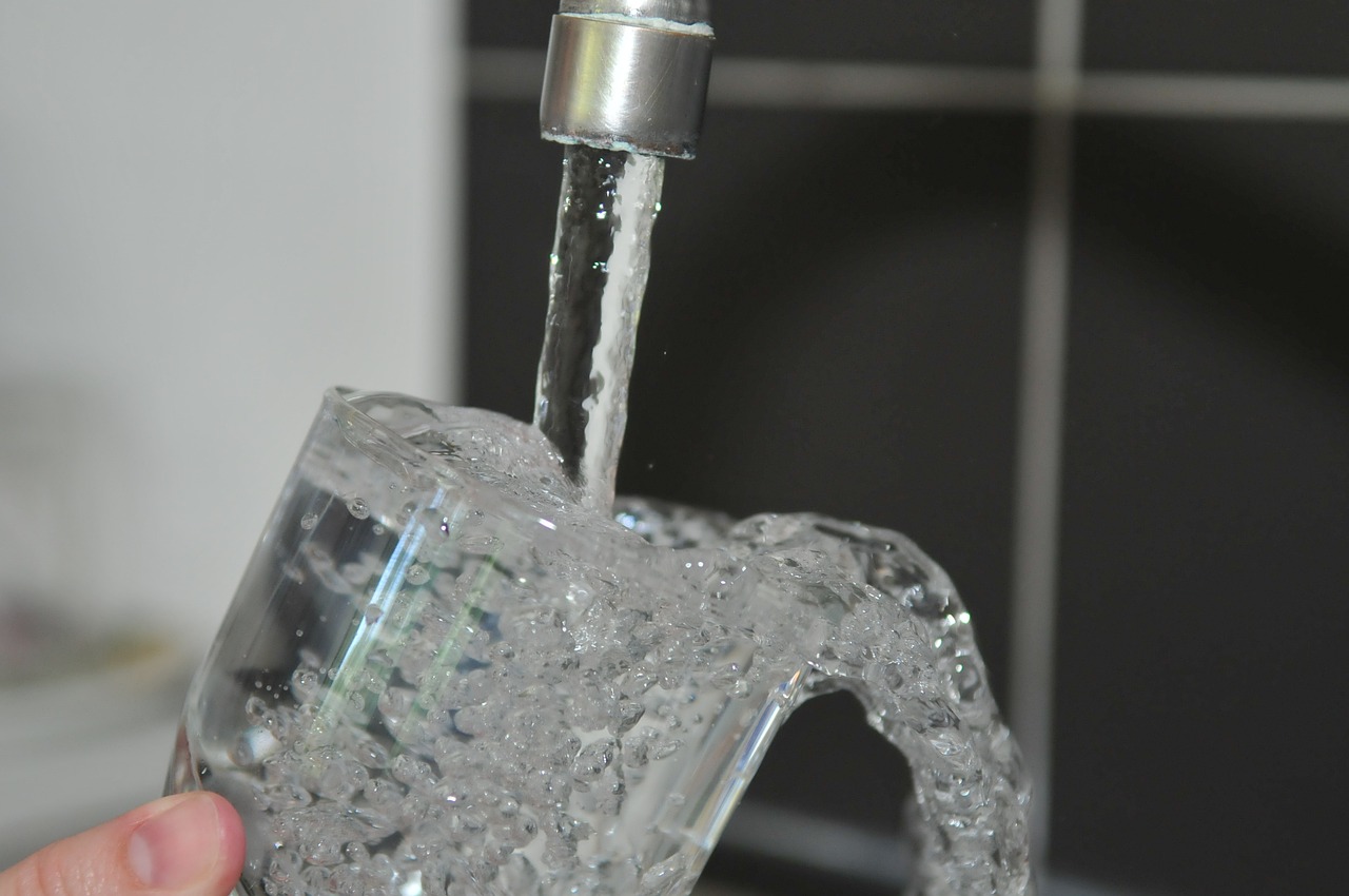 winter Lengtegraad welzijn Is het goed om drinkwater thuis extra te zuiveren? - KWR