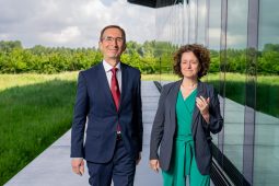 Dragan Savic hands over CEO role to Mariëlle van der Zouwen